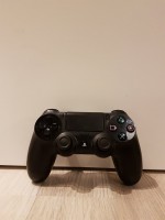 Playstation 4 ohjain
